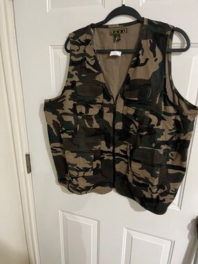 TAXI Camo Utility Vest - Green Camo